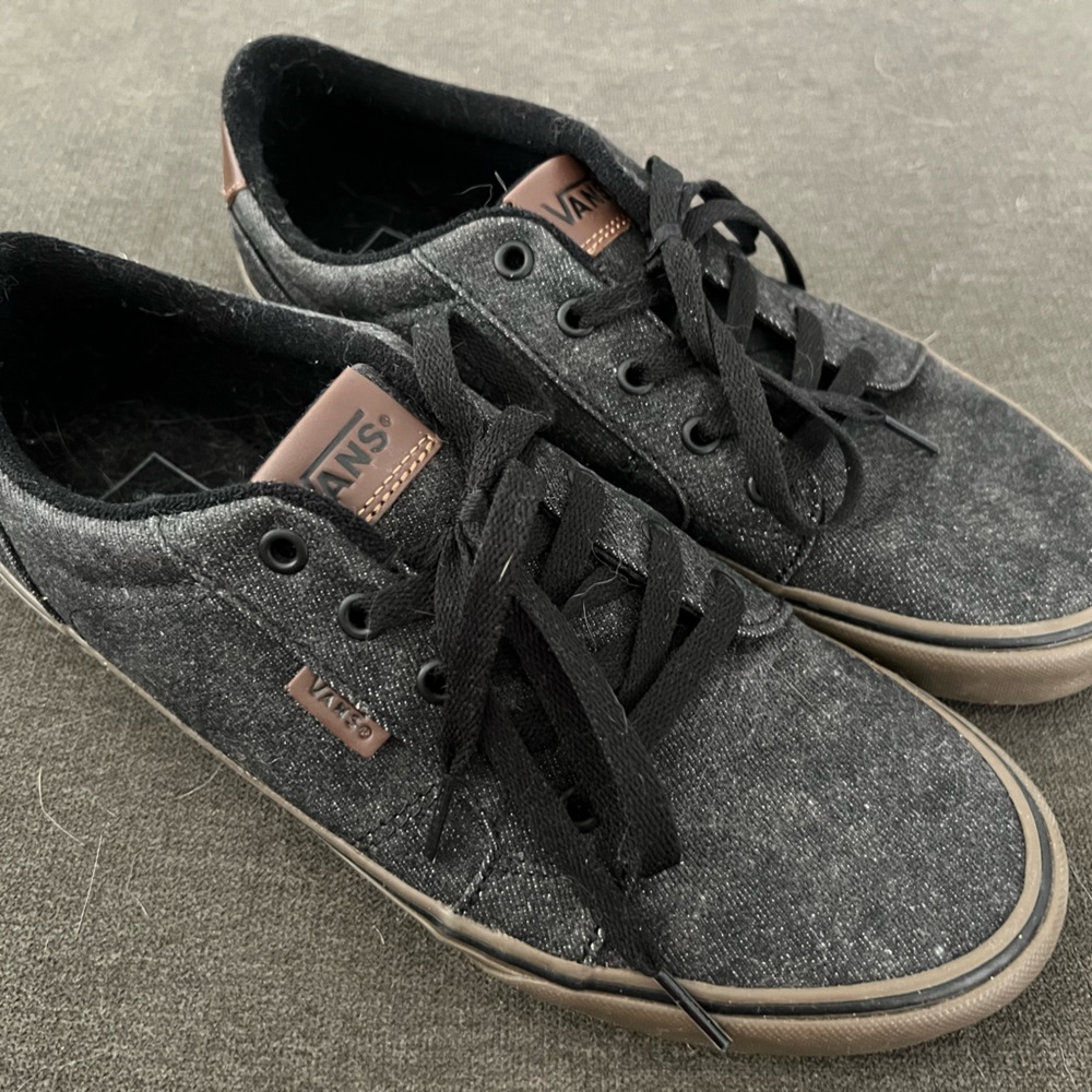 Vans - Picture 2 of 5